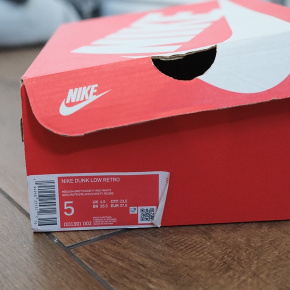 Nike Dunk Low Retro UNLV (2021) - Picture 8 of 9